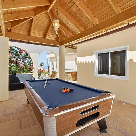 Spacious Villa Victoria Heated Pool-3